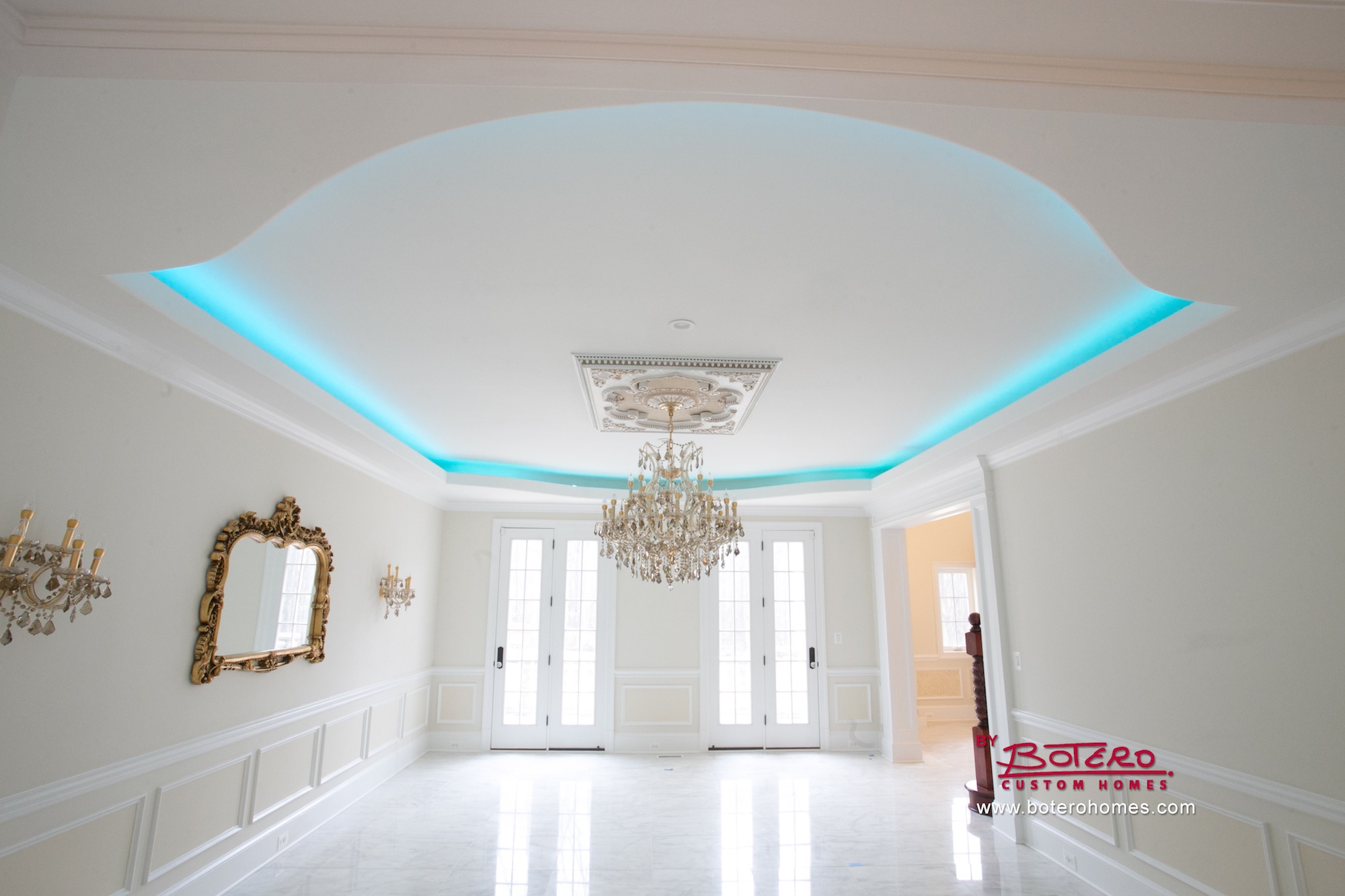 Clifton I – dining room-tray ceiling